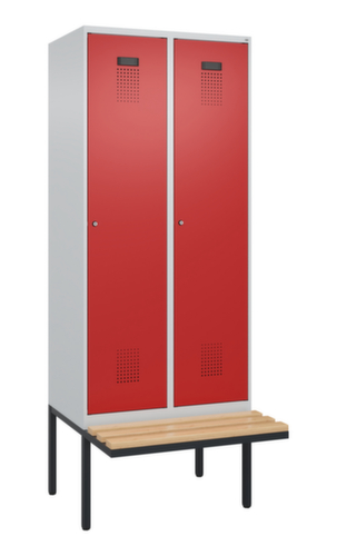C+P locker voor scheiding van kleding Evolo PLUS met bank, vakbreedte 400 mm