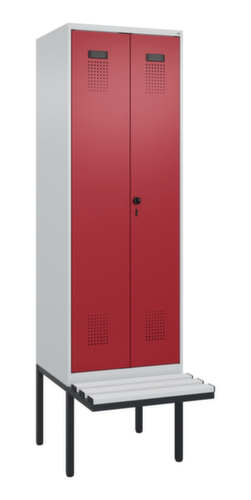 C+P locker voor scheiding van kleding Evolo PLUS met dubbele vakken en bank, vakbreedte 300 mm