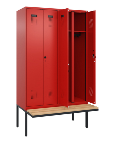 C+P locker voor scheiding van kleding Evolo PLUS met dubbele vakken en bank, vakbreedte 300 mm