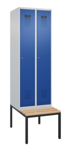 C+P locker voor scheiding van kleding Evolo PLUS met bank, vakbreedte 300 mm
