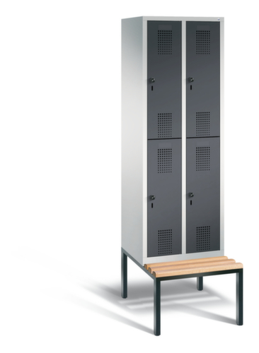 C+P Dubbeldekse locker Evolo met ondergebouwde zitbank + 2x2 vakken, vakbreedte 300 mm