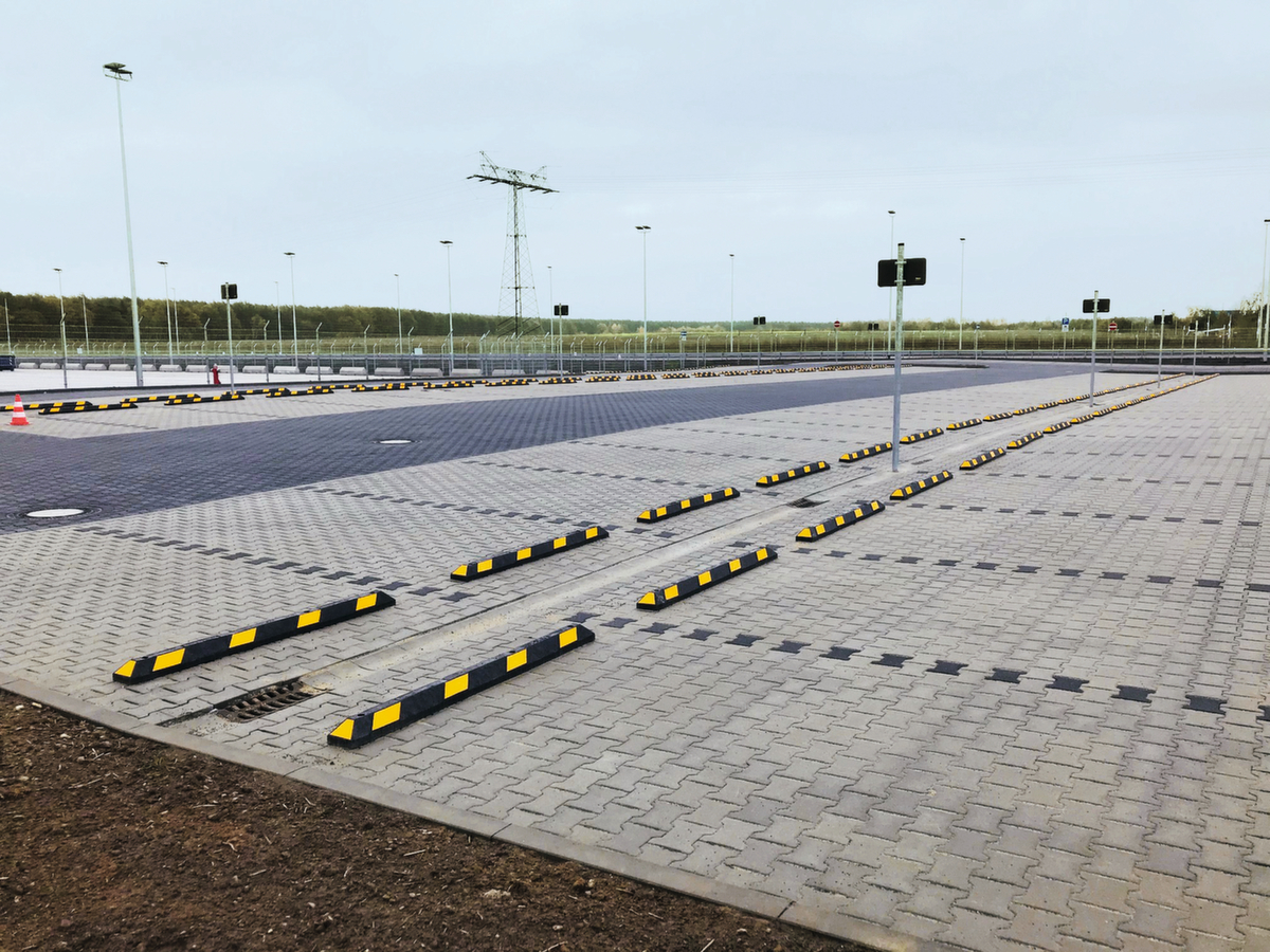Moravia Parkeerplaatsbegrenzing Park-AID®, breedte 900 mm, zwart/geel  ZOOM