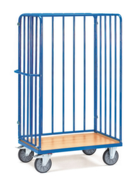 Pakketwagen met stalen buiswanden